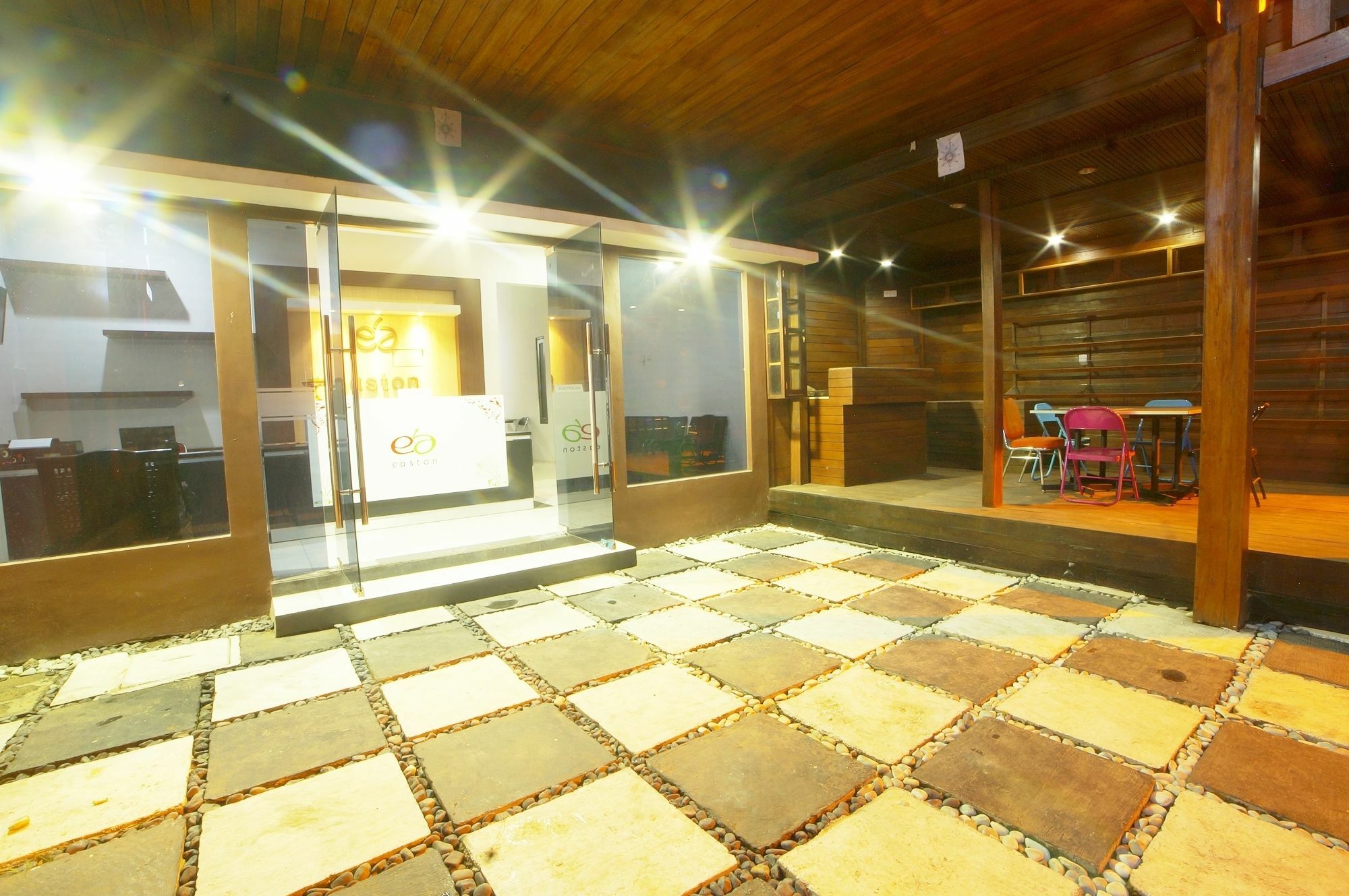 Easton Kuta Homestay Exterior photo