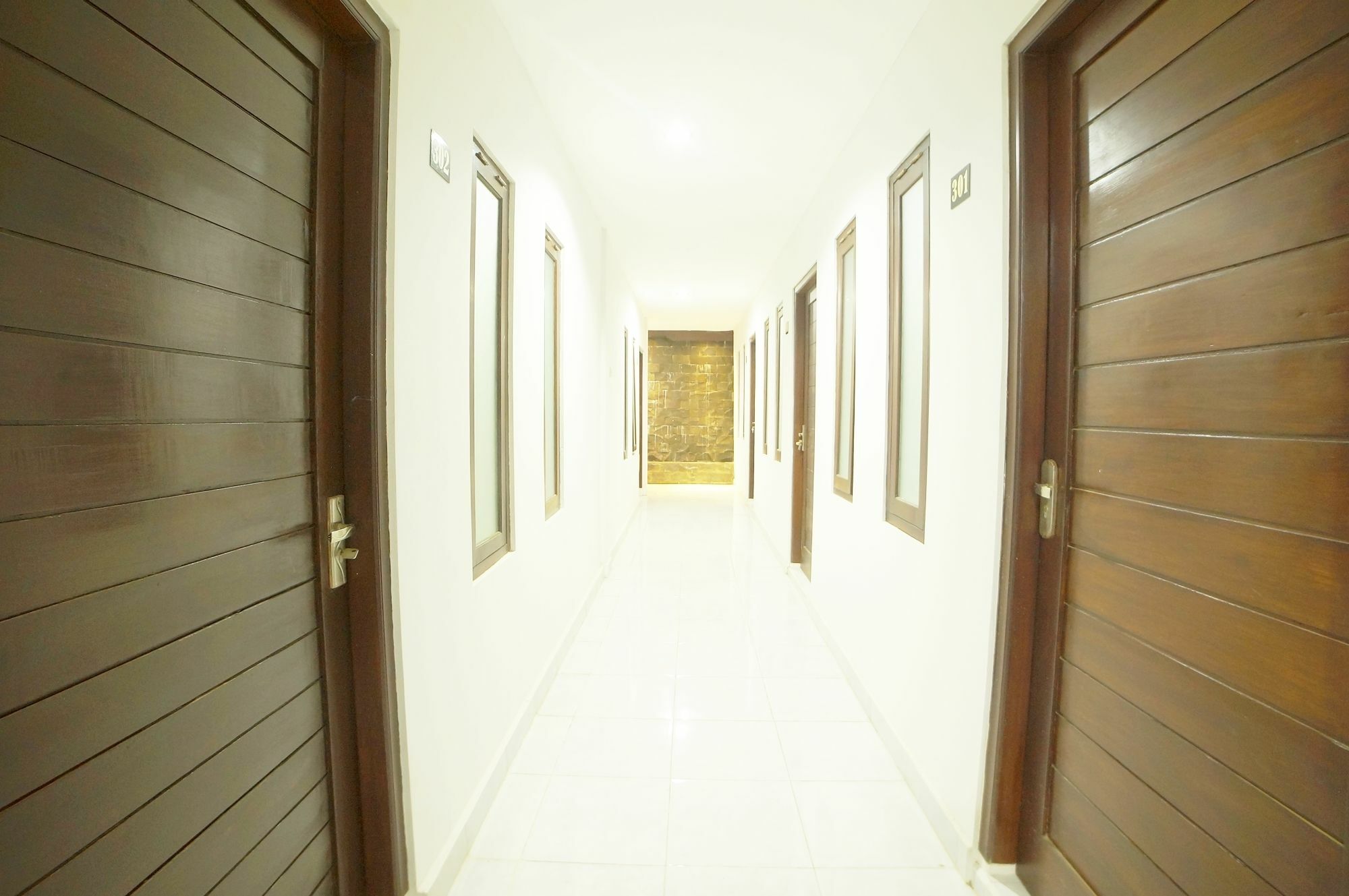 Easton Kuta Homestay Exterior photo
