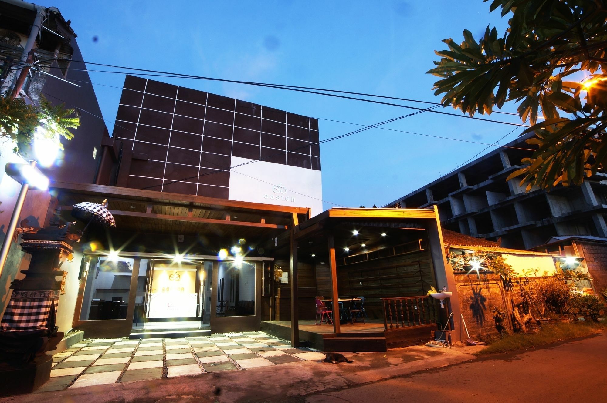 Easton Kuta Homestay Exterior photo